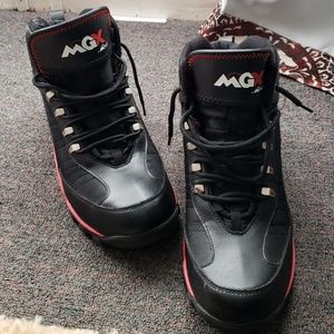 Mens size 13 Mountain Gear